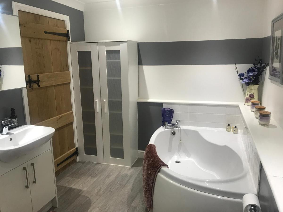 The Master Suite, Enjoy The Countryside In Style Ashover Eksteriør billede